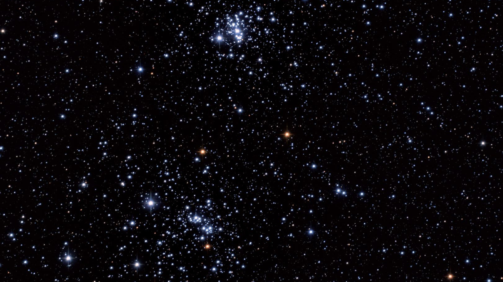 Il Doppio Ammasso stellare h e χ Persei, o NGC 869/884, è un oggetto fantastico da osservare al binocolo, grazie alla sua estensone. Marcus Degenkolbe