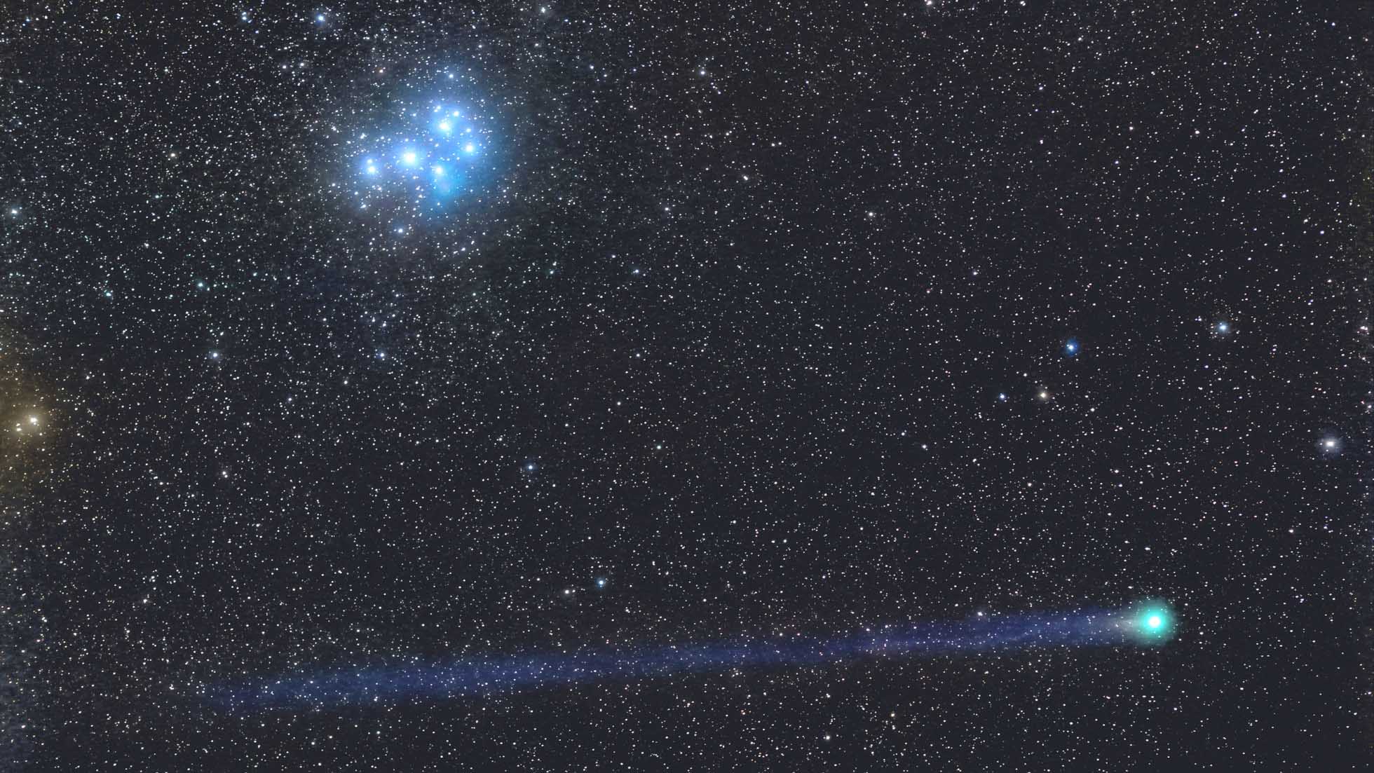 Pléiades et Comète Lovejoy. Photo de Cristian Fattinnanzi