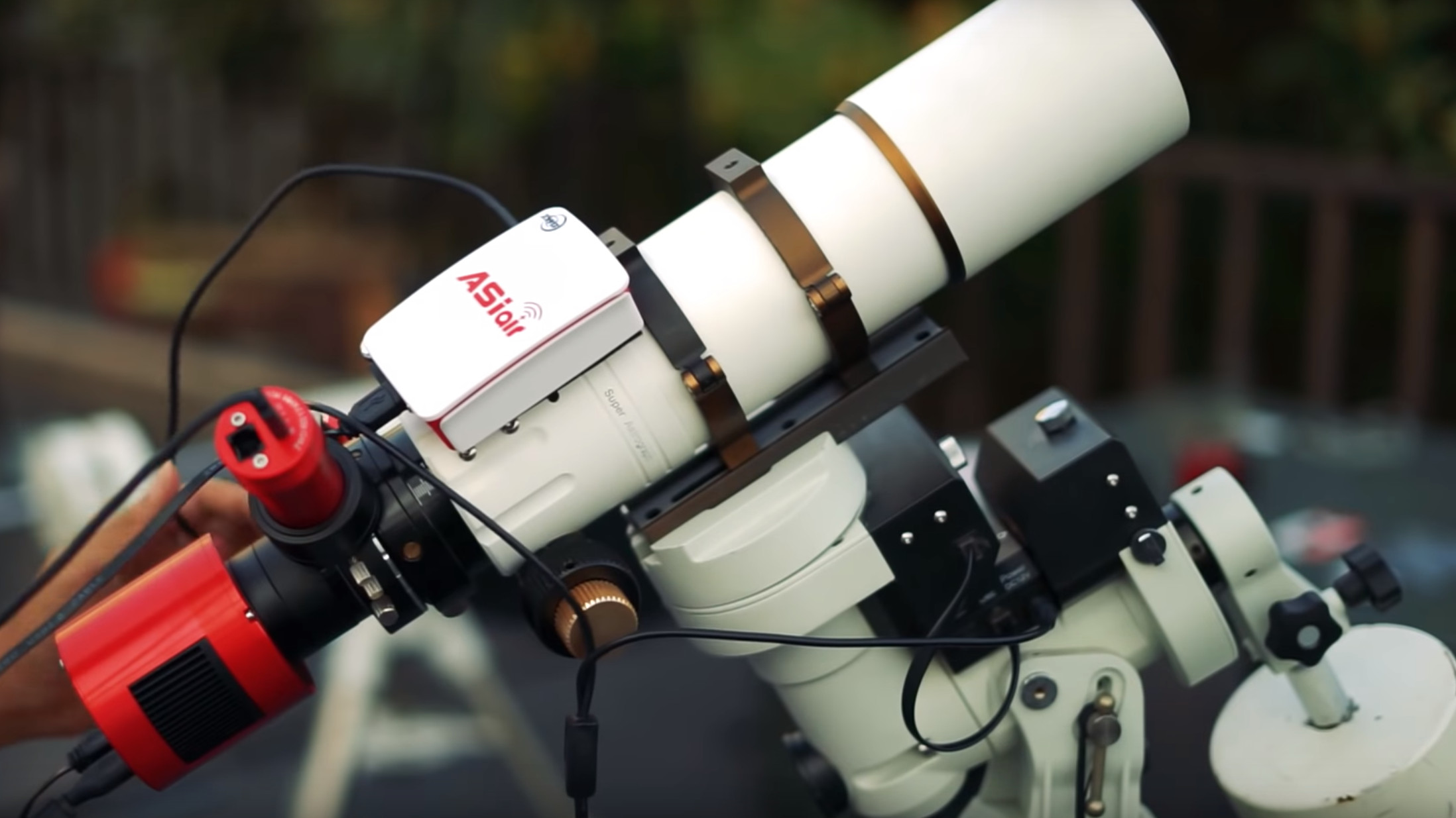 Autoguiding with a telescope