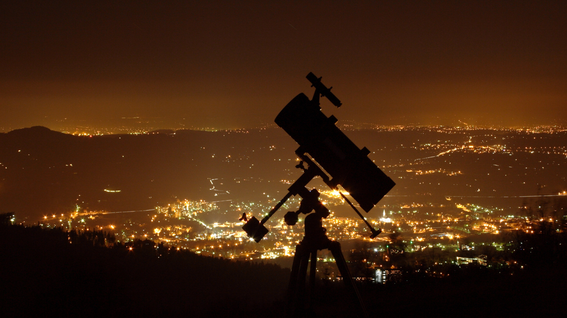 Observarea astronomică departe de poluarea luminoasă 
