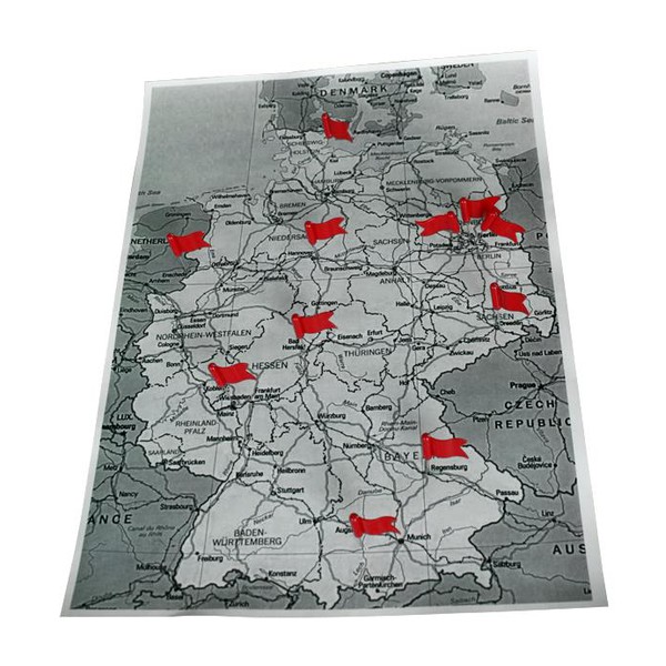 20 marker flags, red