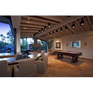 Geochron Original Kilburg in polierter Edelstahlausführung und schwarzen Zierleisten