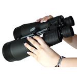 The binoculars are comfortable to hold, but for optimal observing a tripod should be used