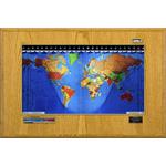 Geochron Boardroom Modell in Honig-Eiche Echtholzfurnierausführung und goldfarbenen Zierleisten