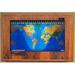 Geochron Boardroom Modell in Honig-Eiche Echtholzfurnierausführung und schwarzen Zierleisten