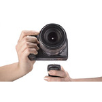 Thanks to the quick-action screw, the camera can be quickly mounted and removed.
