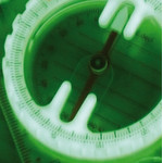 Der Drehring und die Kompassnadelspitze sind fluoreszierend.