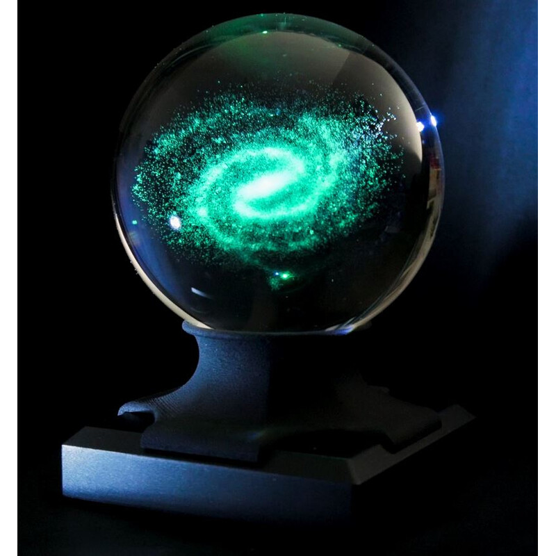 CinkS labs La Via Lattea in una sfera di vetro