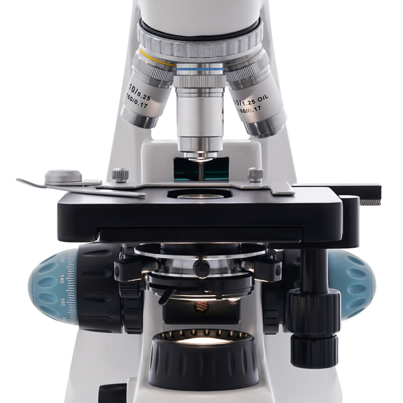Levenhuk Microscopio 500T